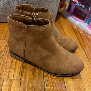 Girls boots